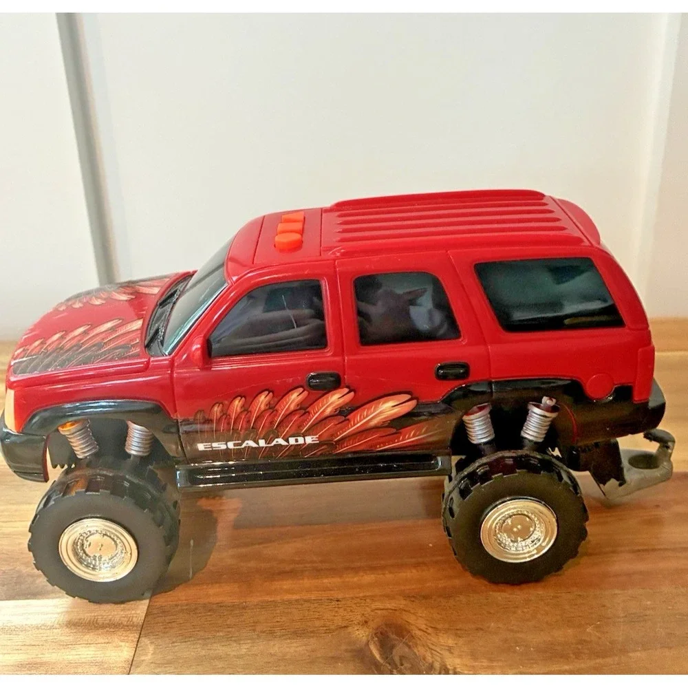 Toy State Road Rippers Cadillac Escalade Monster SUV Lights Sounds Tow Hitch